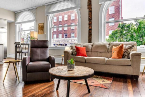 Newly remodeled penthouse suite with city view! Spacious open layout! Foosball and dartboard! Walking distance to must-see attractions! Private deck! Free high-speed Internet!